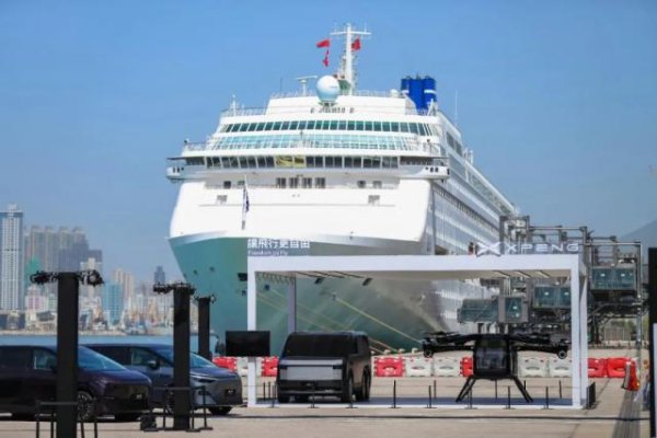 公牛配资 越过生死线，小鹏要赚钱养家了